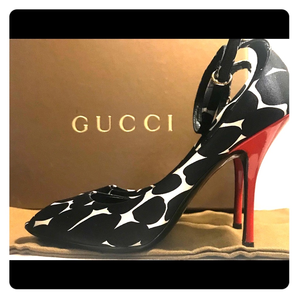 NWT Gucci Satin black and white animal print heel
